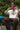 Moda urbana brasileira homem vestindo camiseta larga Fall Crew estilo hype beast