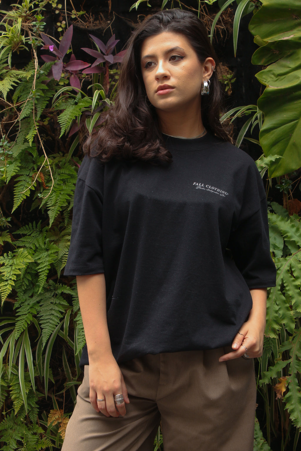 Gola canelada 3cm estruturada camiseta heavyweight algodão malha penteada acabamento premium