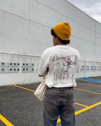 Visual costas camiseta off white lisa ou estampada modelagem ampla ombros caídos