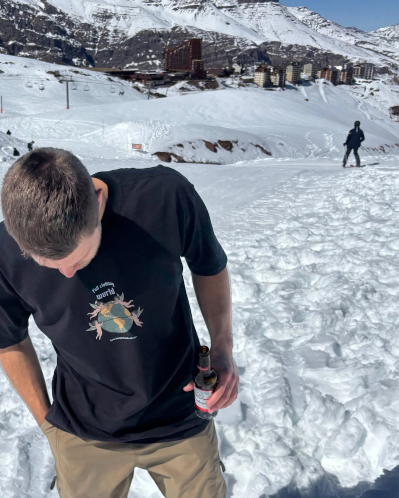 Textura estampa silk screen cores clássicas tons de pele e verde musgo no globo terrestre design exclusivo